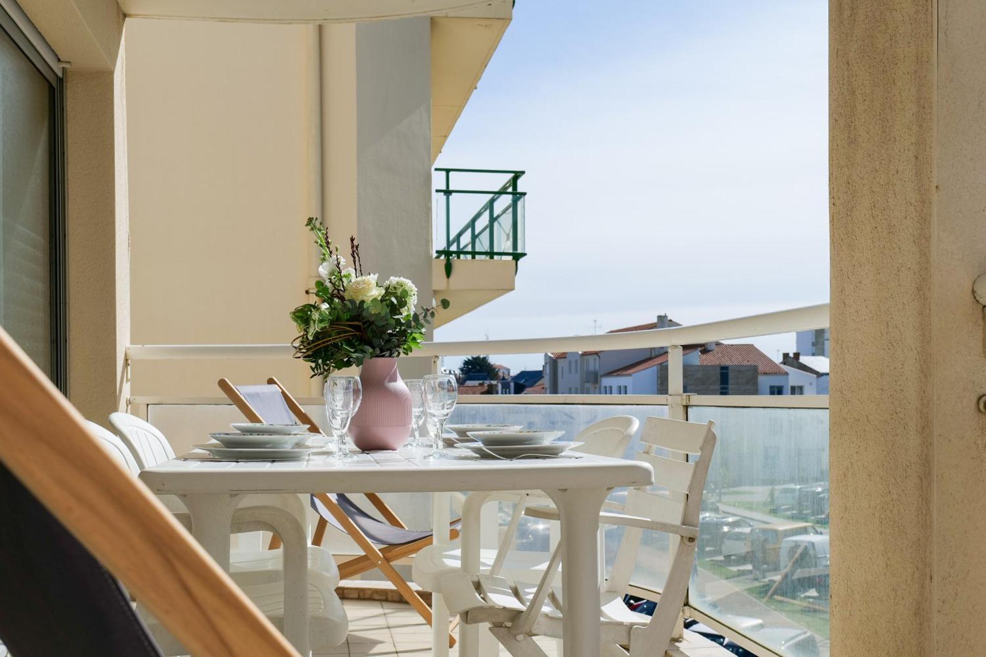 Joli Appartement Idealement Situe A Deux Pas De La Grande Plage - 4 Pers Les Sables-dʼOlonne Exteriör bild